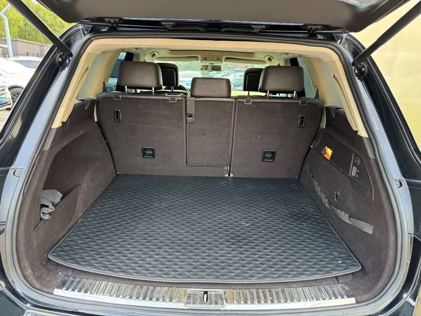 Фото 13 - Volkswagen Touareg
