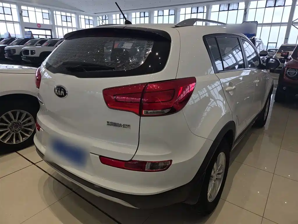 Kia Sportage 2016 2.0L Manual 2WD GL фото 6