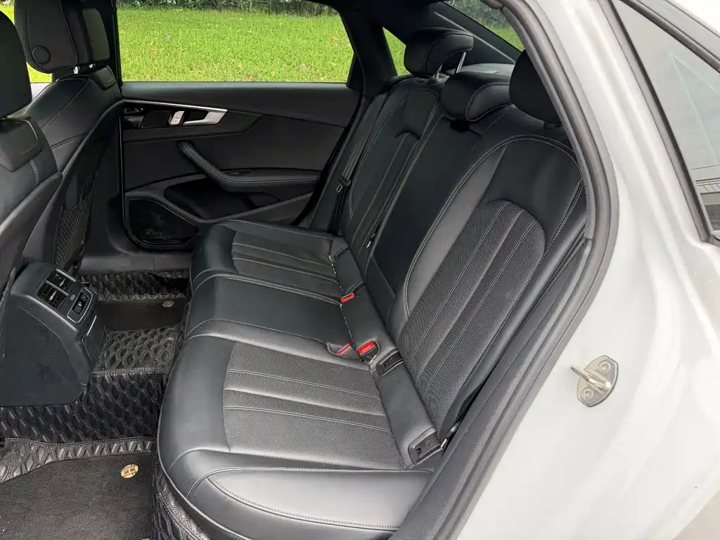 Audi A4L 2025 2024 40 TFSI Luxury Dynamic