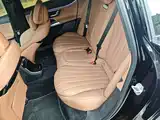 Photo 17 - Mercedes-Benz E-Class