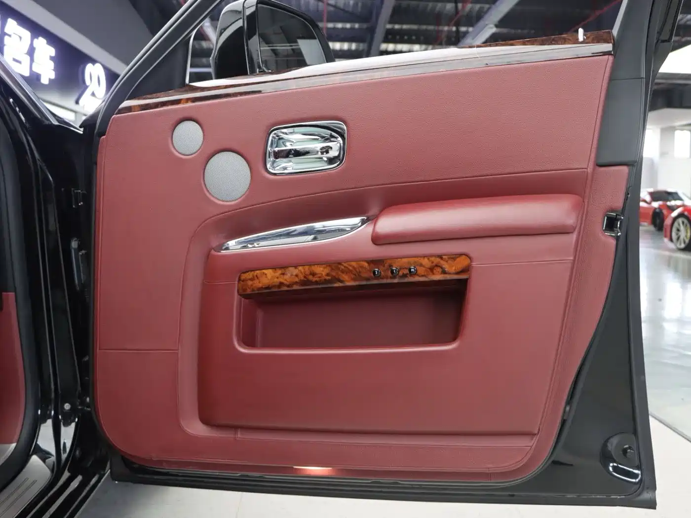 Photo 31 - Rolls-Royce Ghost