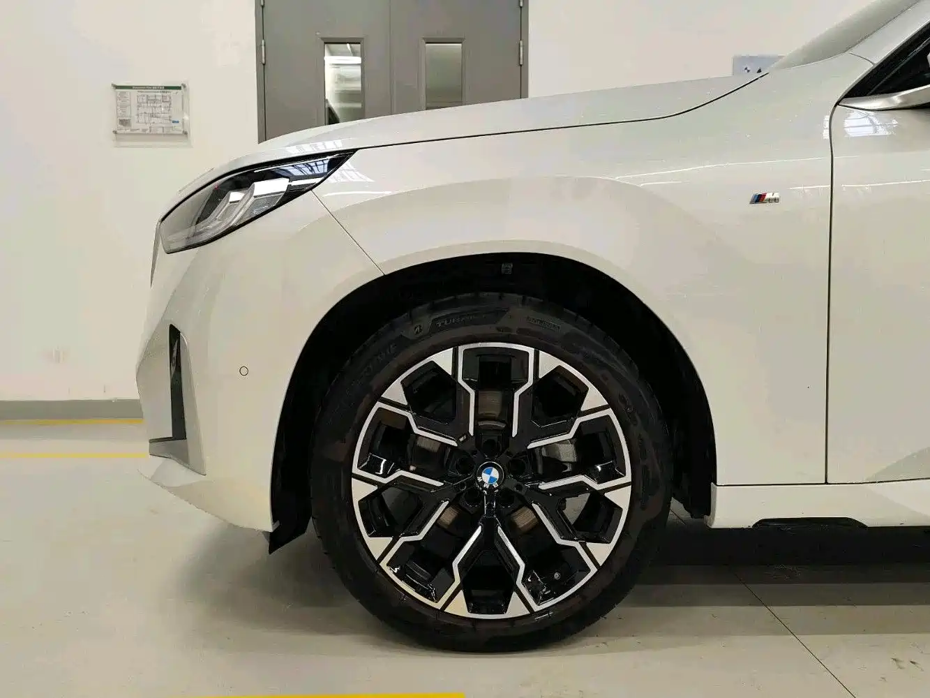 BMW X3 2025 xDrive30L Leading M Sport Package фото 4
