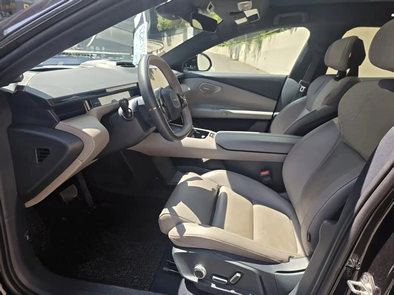 Фото 4 - Lynk & Co Z10