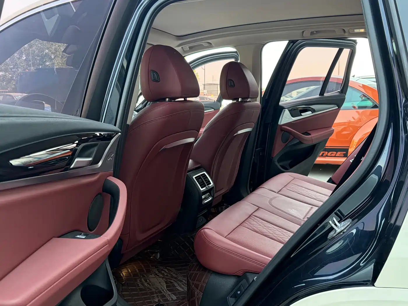 BMW iX3 2023 Leading Type фото 10