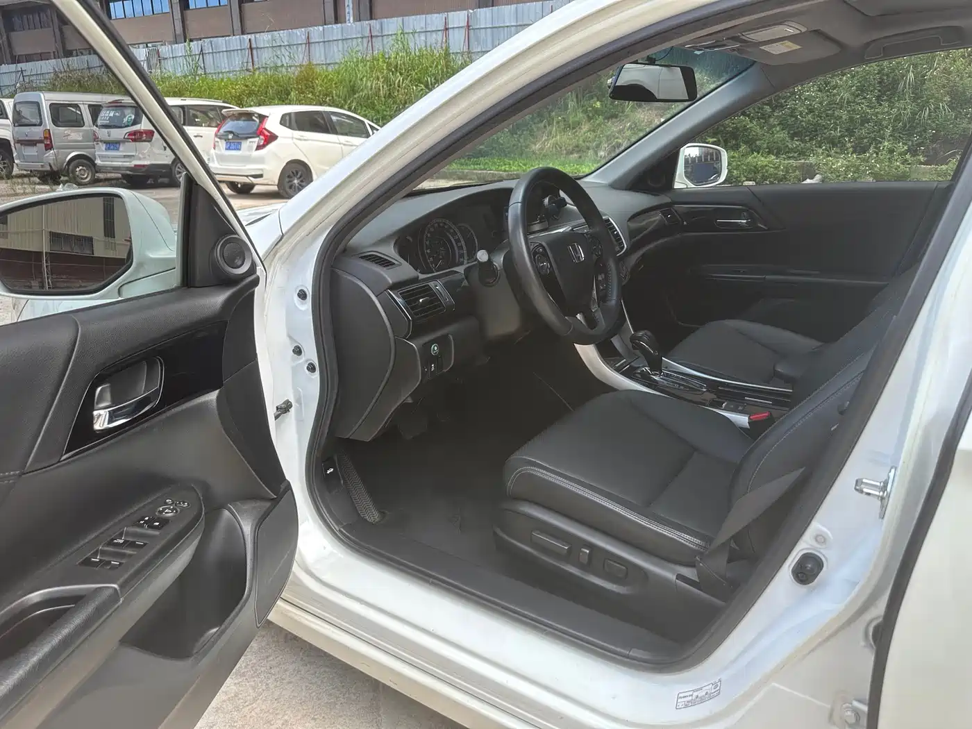 Фото 9 - Honda Accord