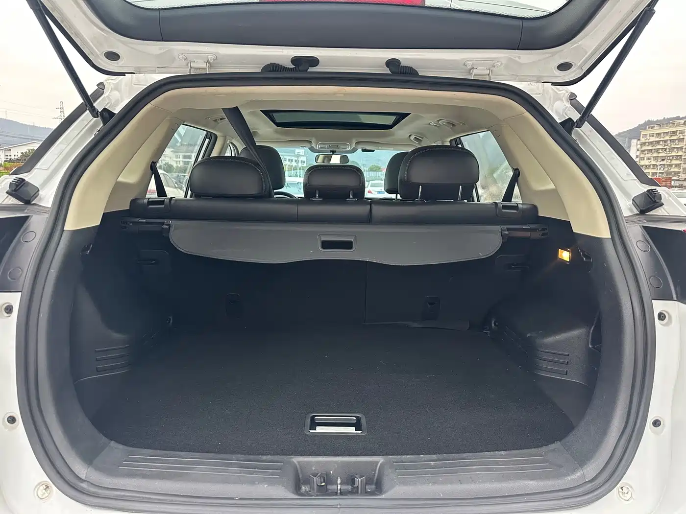 Фото 9 - Geely Boyue
