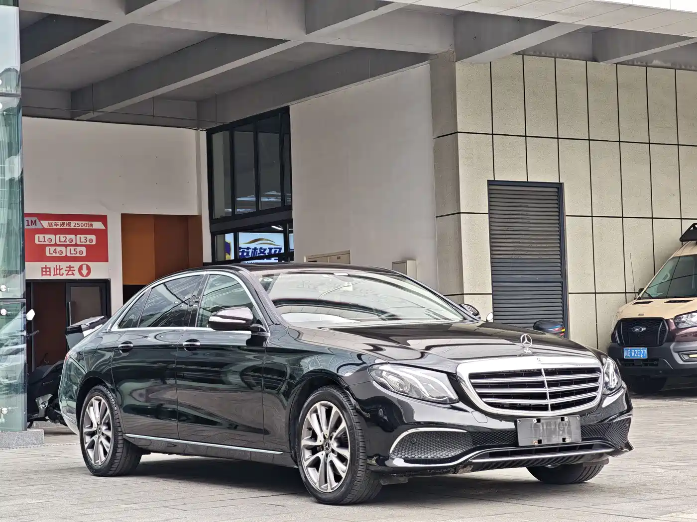Mercedes-Benz E-Class 2018 E 200 L фото 6