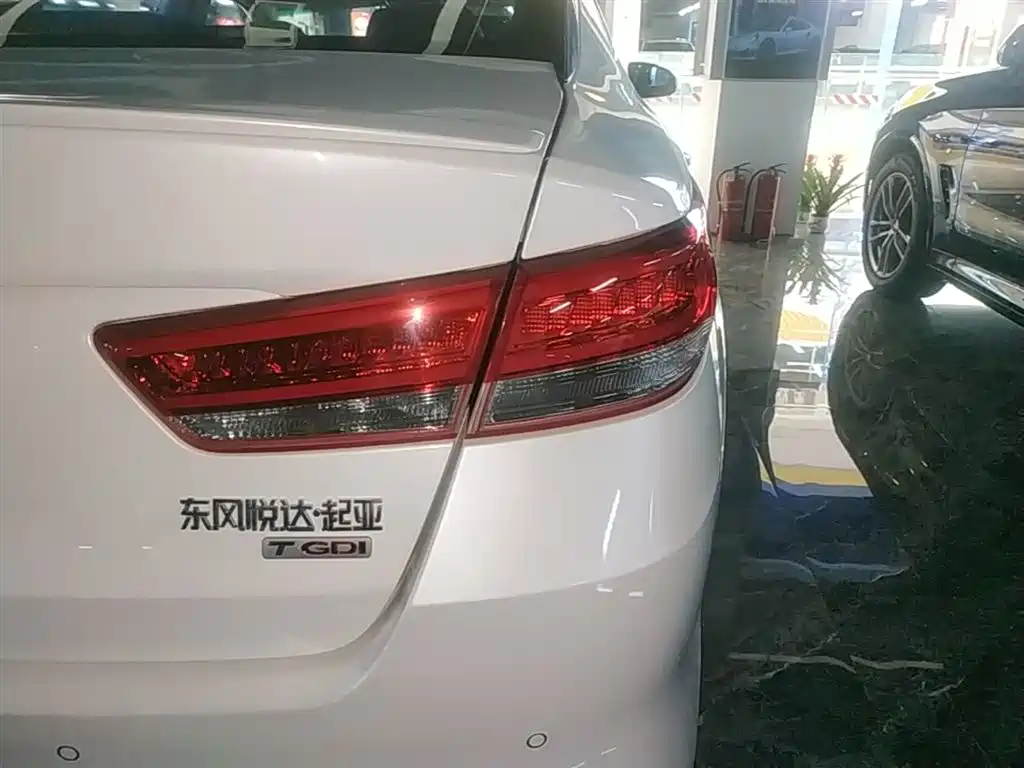 Kia K5 2016 1.6T Automatic LUX фото 8