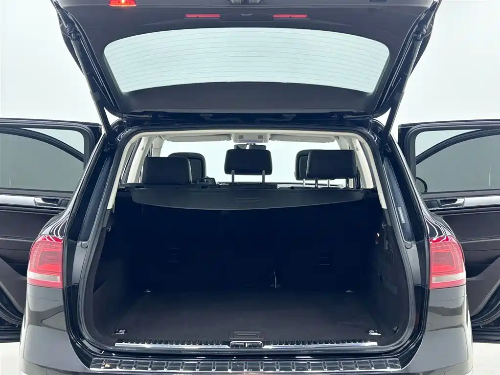 Volkswagen Touareg 2017 3.0TSI Explorer Edition фото 17