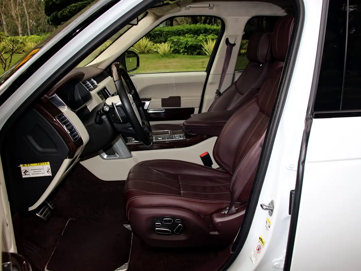 Land Rover Range Rover 2015 3.0 TDV6 Vogue фото 6