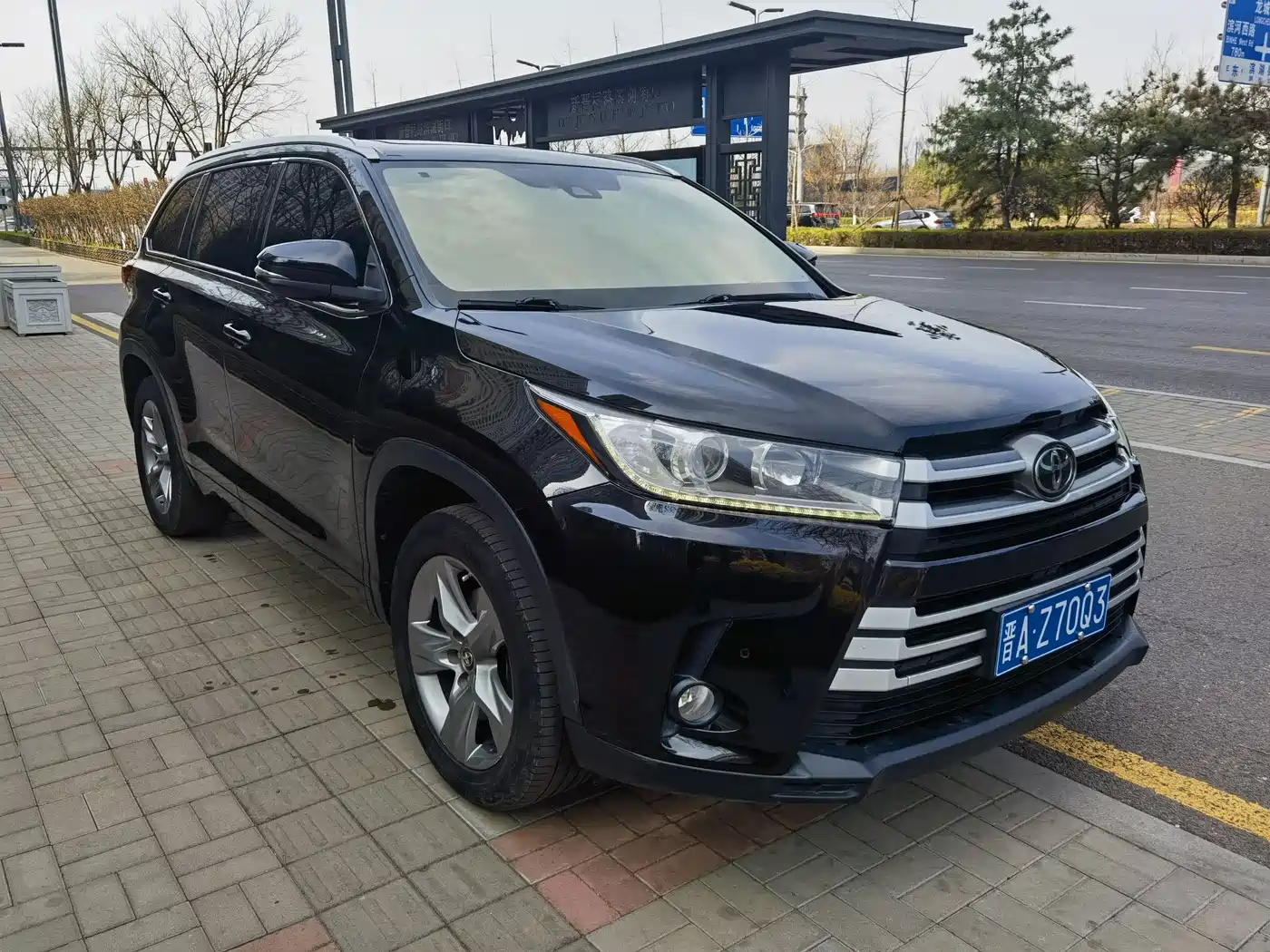 TOYOTA HIGHLANDER
