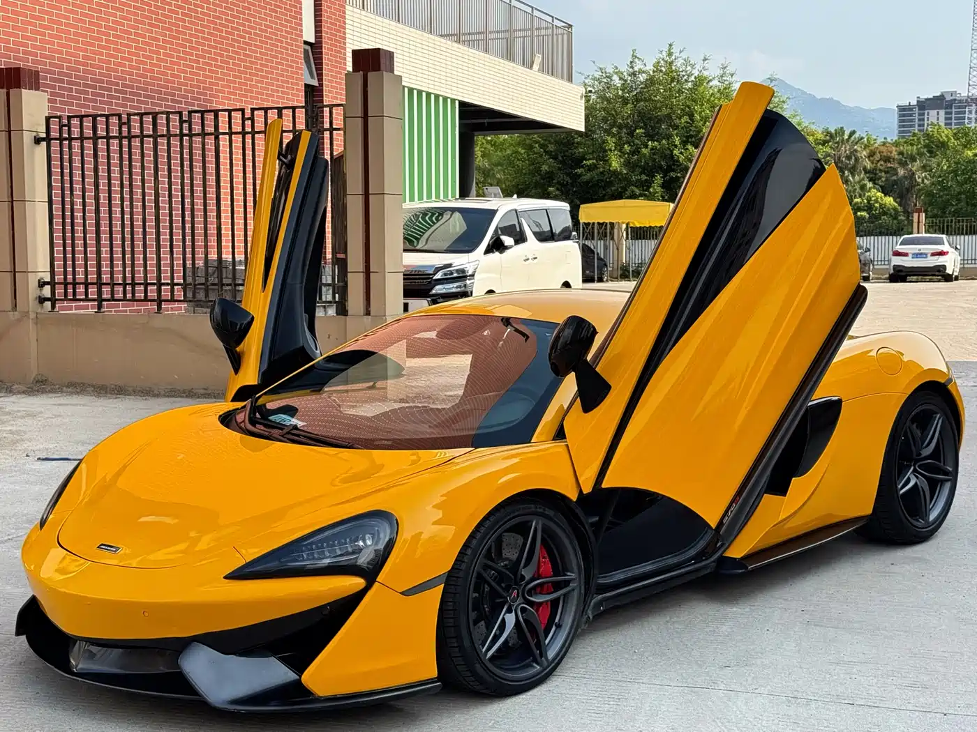 McLaren 570 2015 570S 3.8T Coupe фото 3