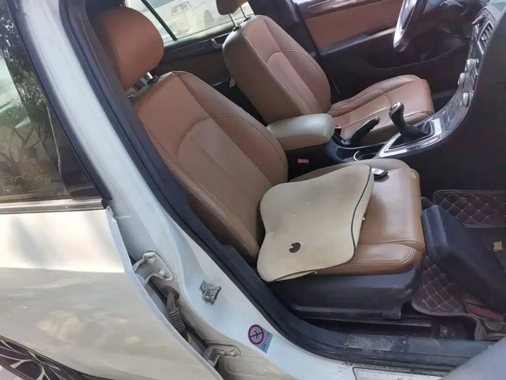 Zhonghua V5 2016 2016 1.5T Manual 2WD Smart Edition