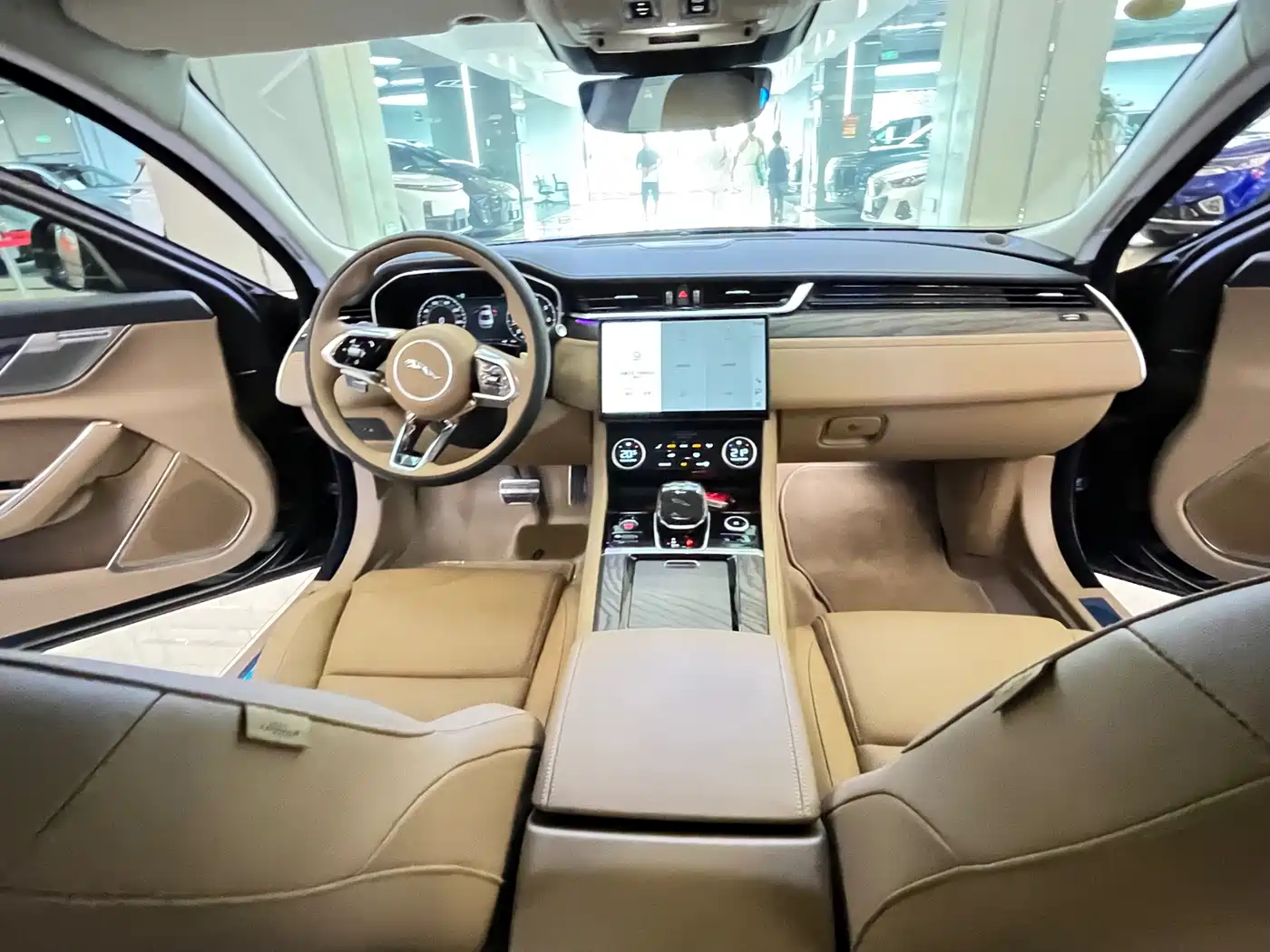 Jaguar XFL 2026 2025 2.0T P250 FWD Luxury Edition