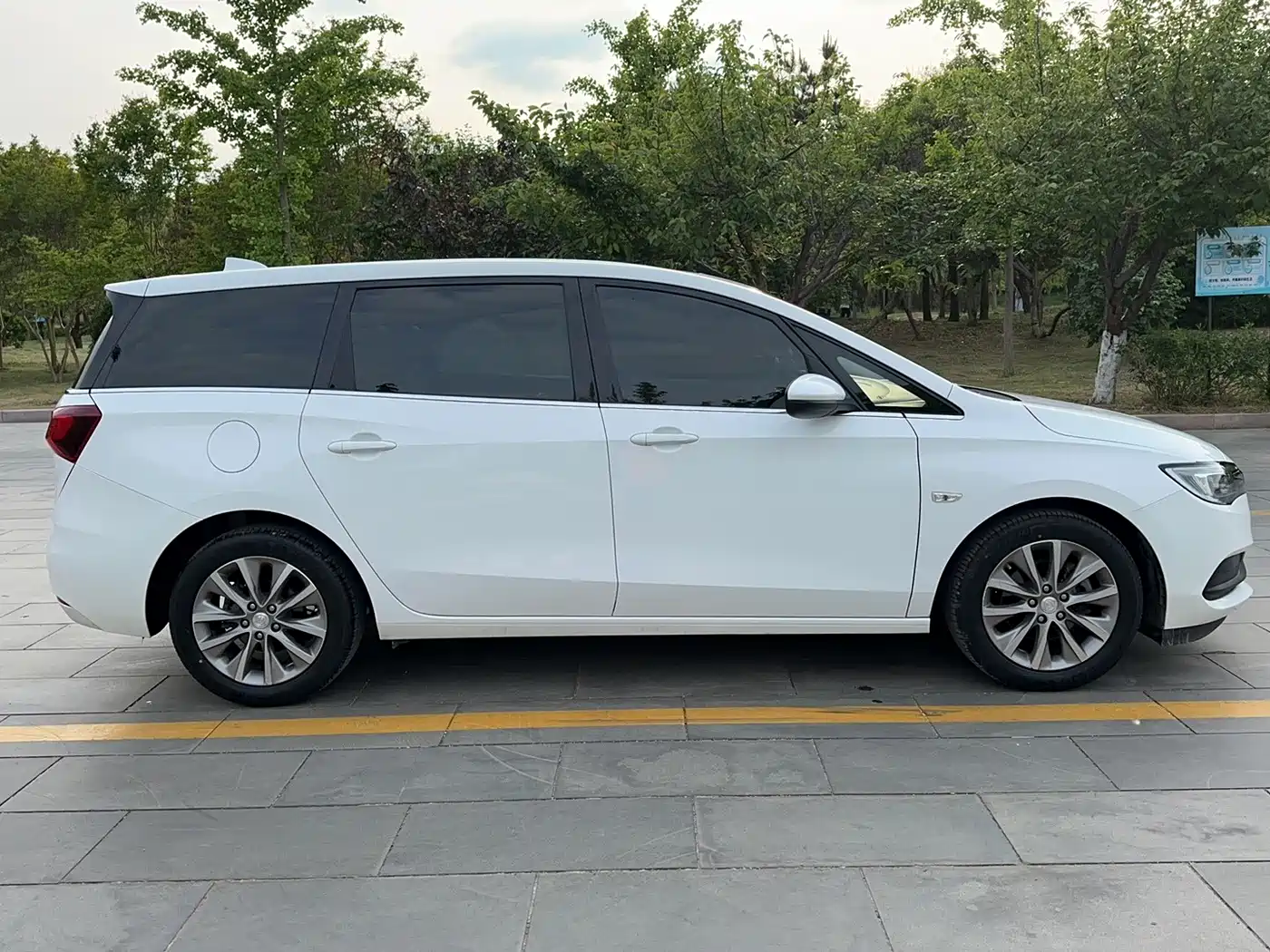 Buick GL6 2019 18T 6-seat Connected Luxury China VI фото 8