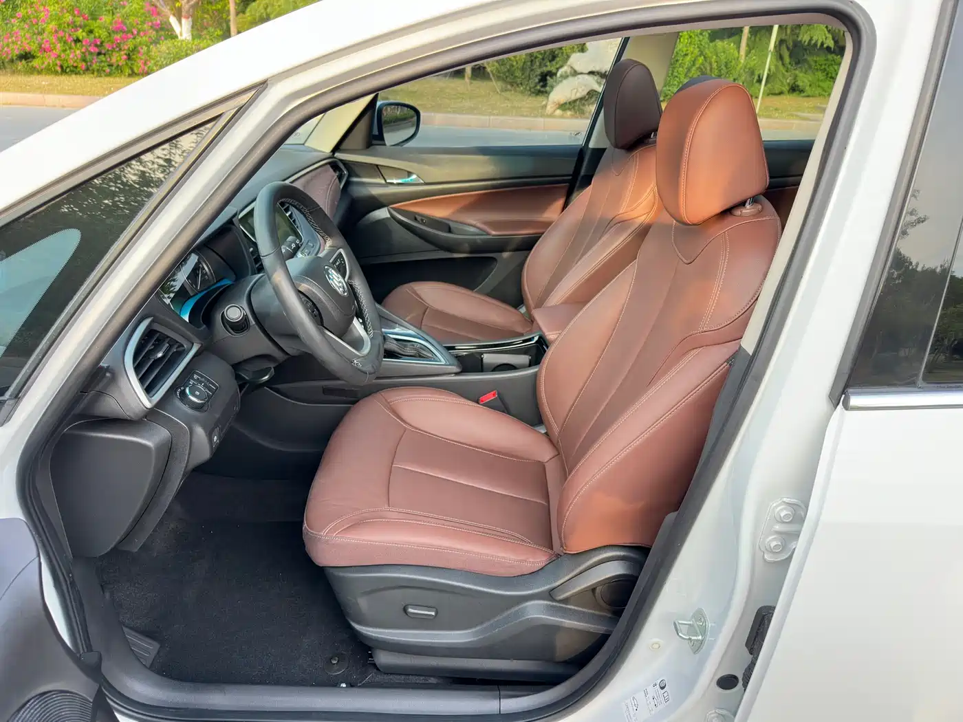 Buick GL6 2019 18T 6-seat Connected Luxury China VI фото 15