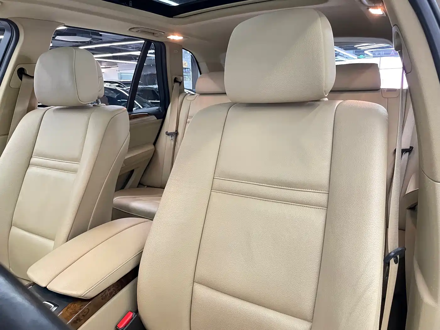 BMW X5 (Import) 2011 xDrive35i Leading Edition фото 26