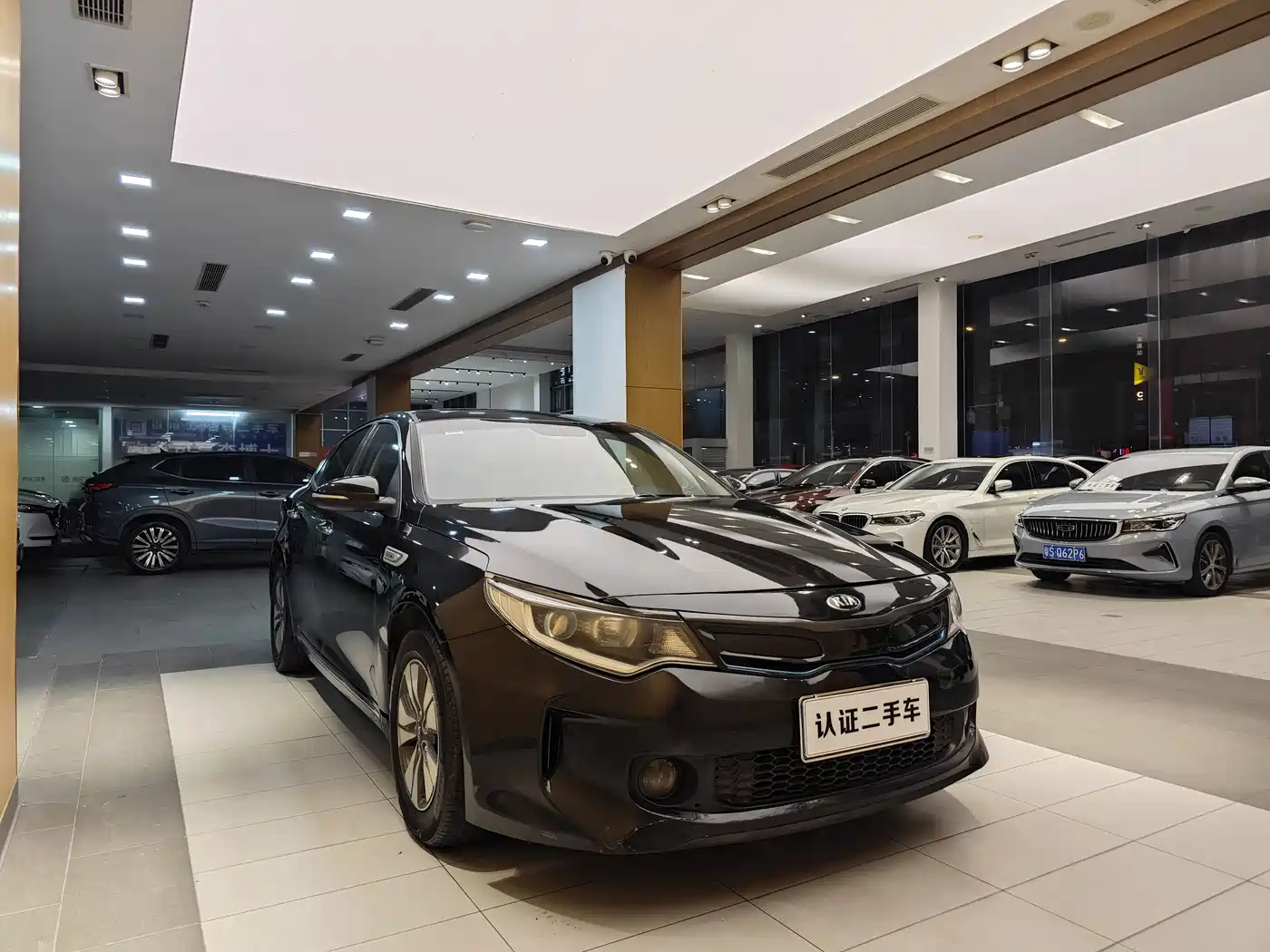 Kia K5 2016 2.0L Hybrid GLS фото 5