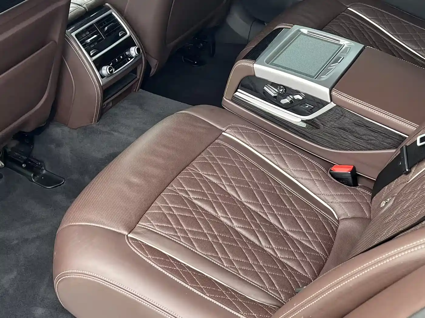 BMW 7 Series 2019 740Li Leading M Sport Package фото 16