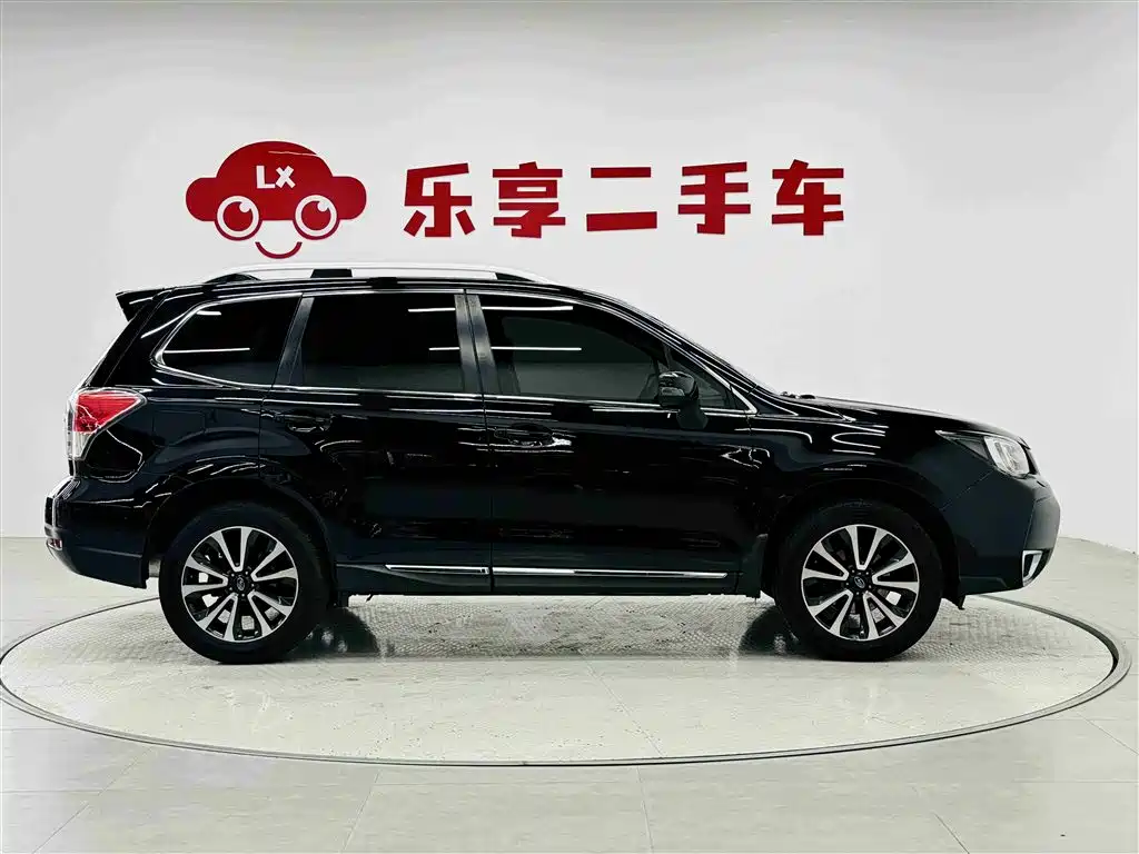 Subaru Forester 2016 2.5i Prestige Navigation Edition фото 6