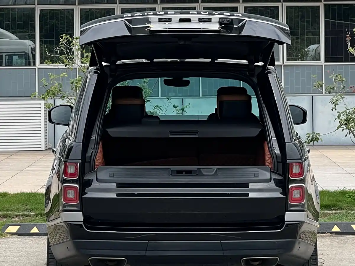 Land Rover Range Rover 2022 3.0 L6 400PS Prestige Genesis Extended Edition фото 9