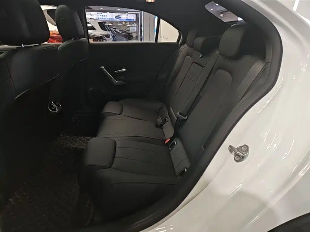 Mercedes-Benz A-Class 2022 Facelift A 200 L Sport Sedan Fashion Style фото 17