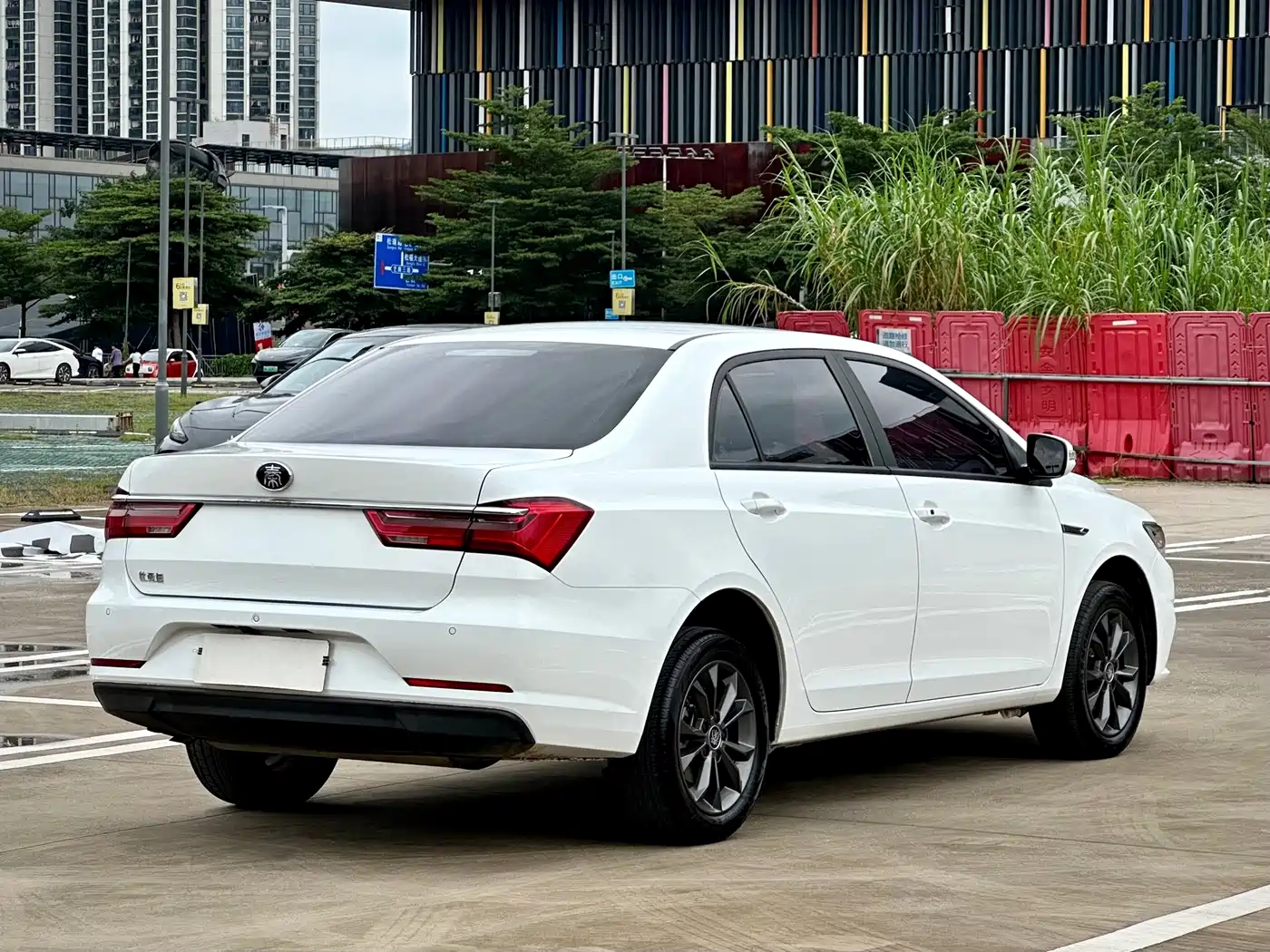 BYD Qin 2020 2019 1.5L Automatic Luxury Edition