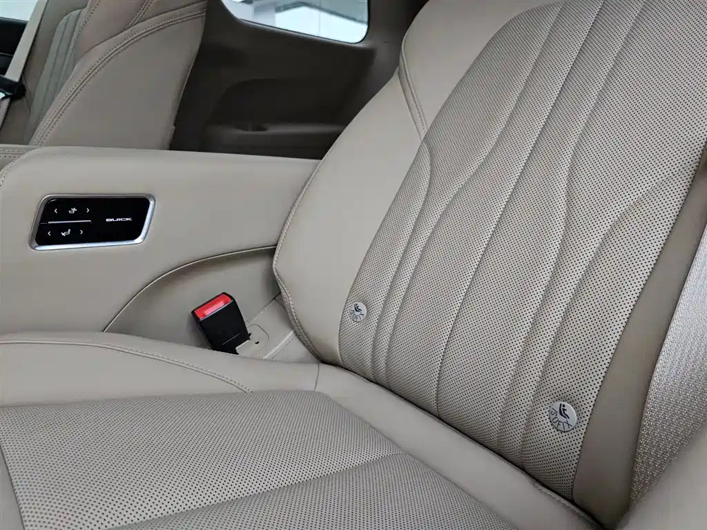 Buick GL8 New Energy 2025 Land Honor Premium Edition 7-Seater фото 10