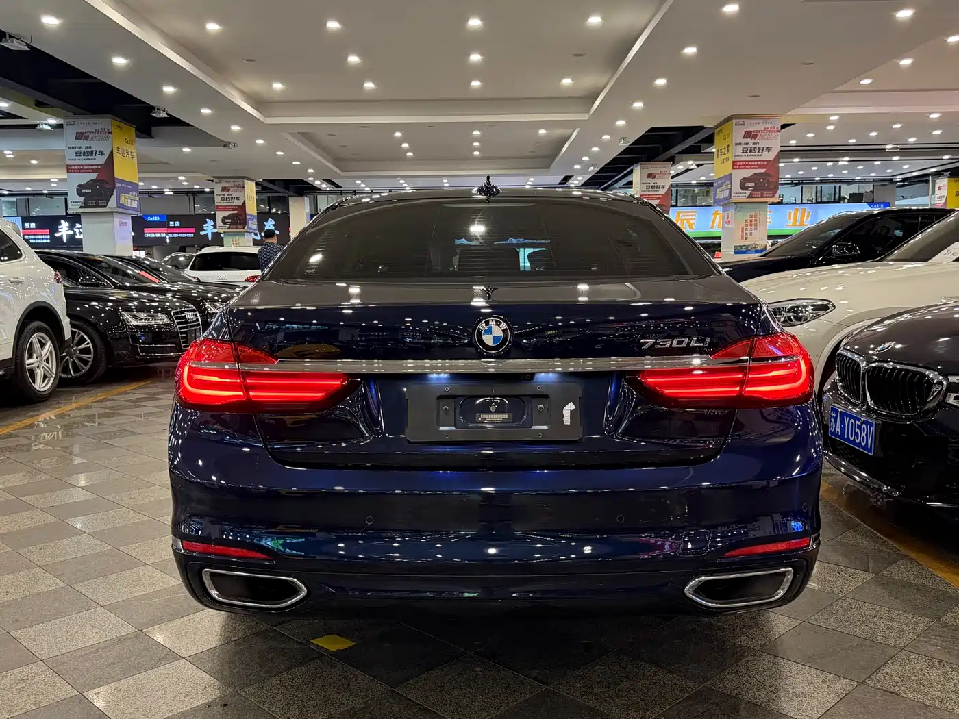 BMW 7 Series 2017 730Li Leading Edition фото 15