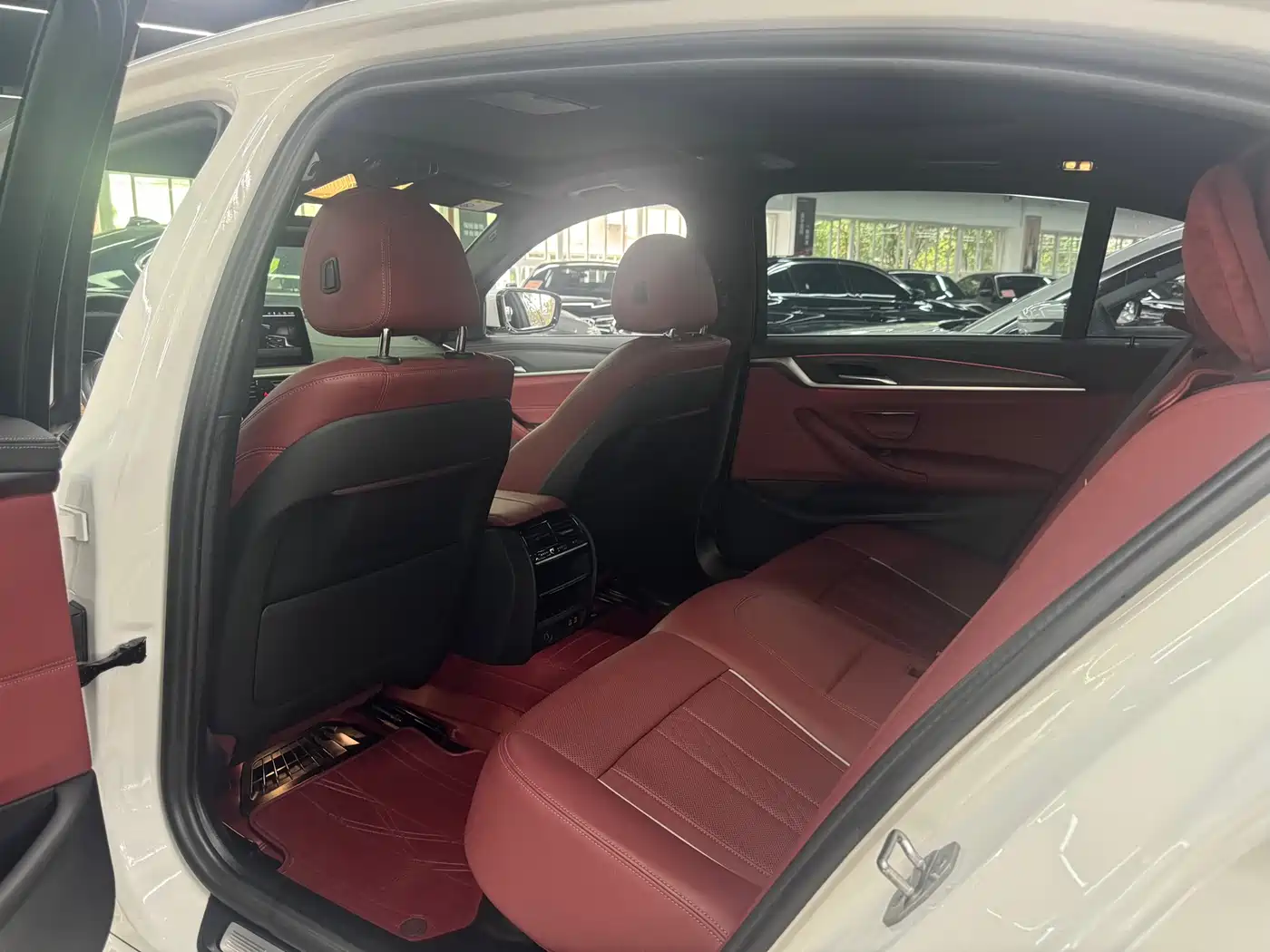 BMW 5 Series 2022 530Li Leading M Sport Package фото 6