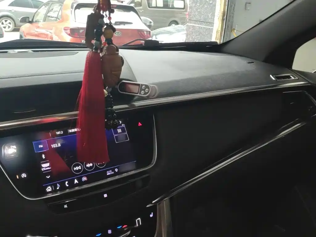 صورة 10 - Cadillac XT5