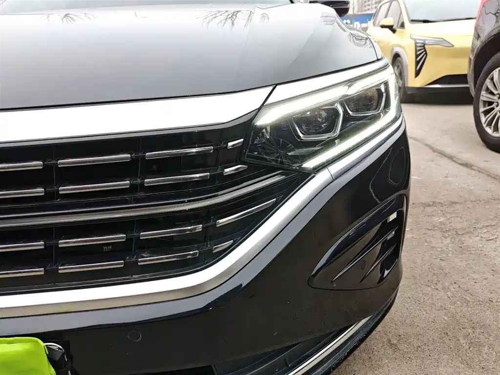Volkswagen Passat 2025 Outstanding 380TSI Dragon Glory Edition фото 17