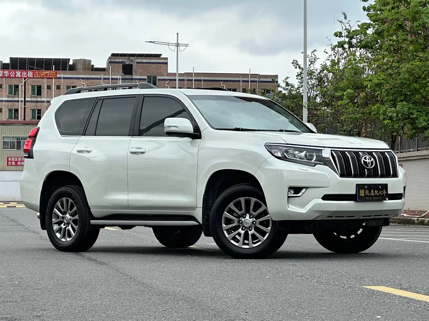 Toyota Prado 2018 3.5L Automatic TX-L NAVI Rear-mounted Spare Tire фото 3