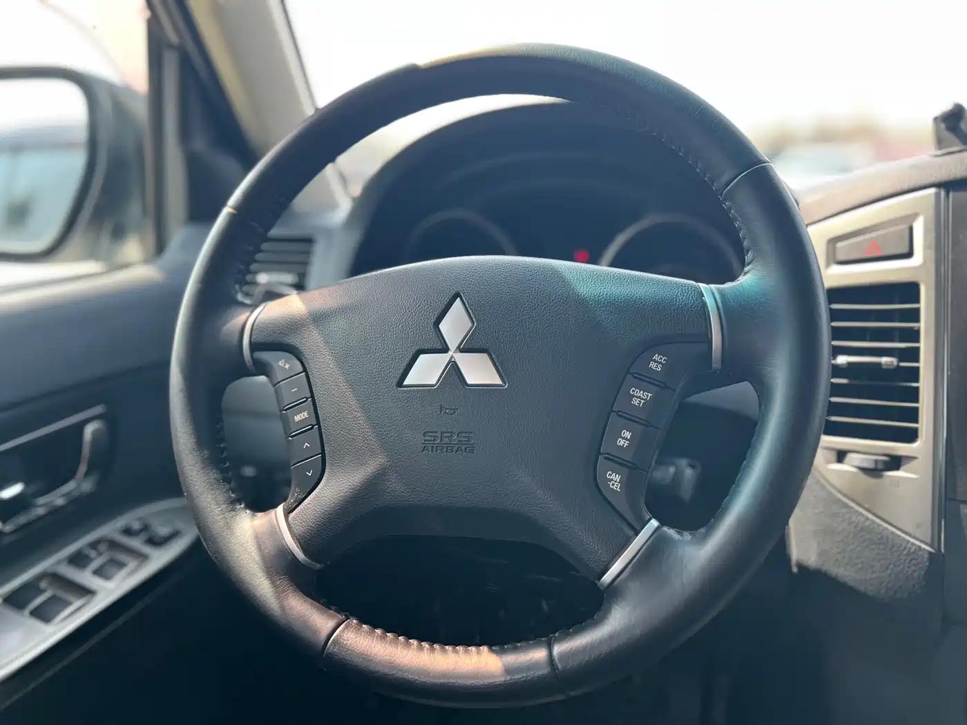 Mitsubishi Pajero (Import) 2019 3.0L Auto Standard Version фото 13