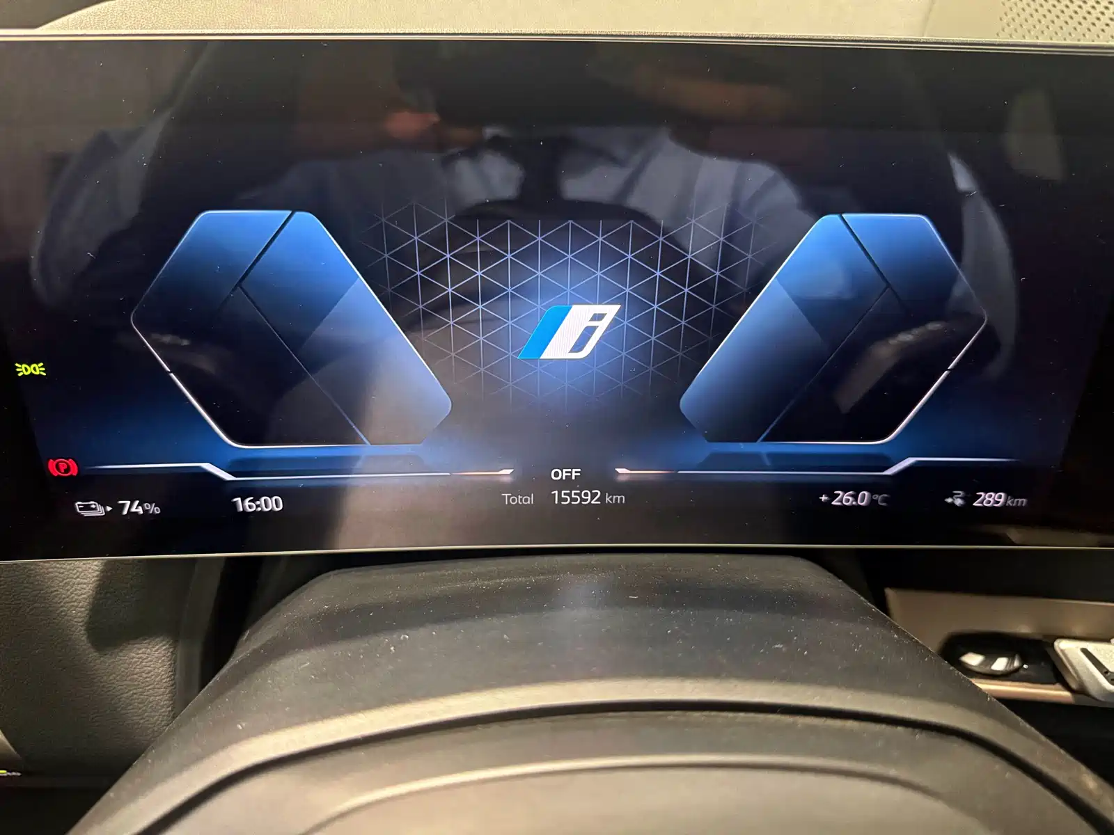 Photo 13 - BMW iX