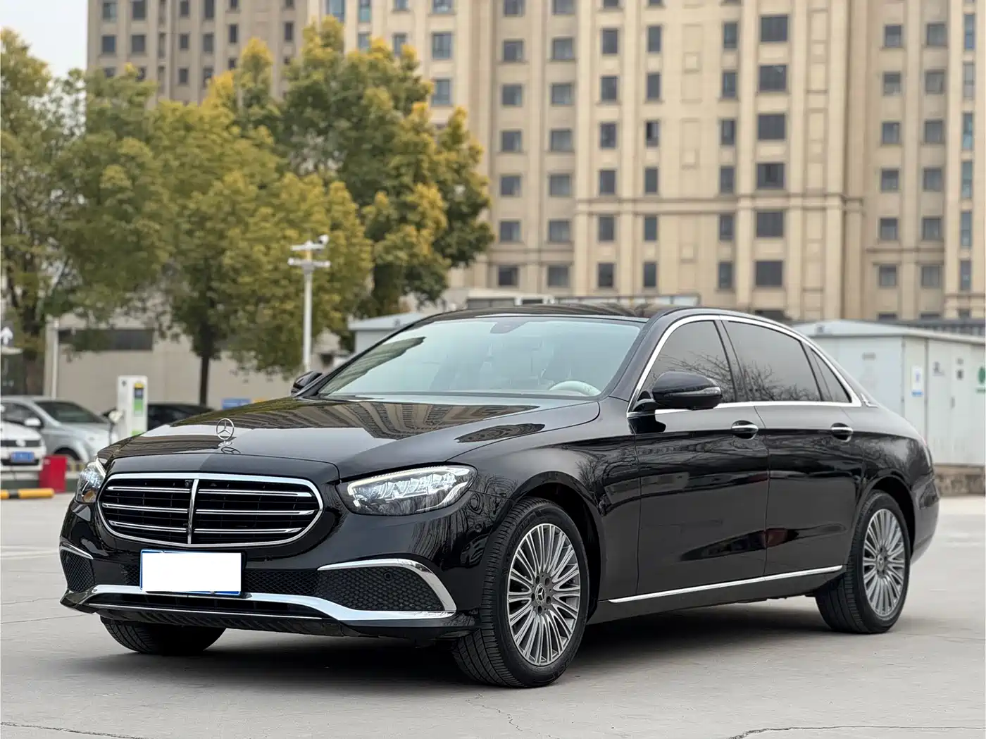 Mercedes-Benz E-Class 2022 E 300 L Fashion