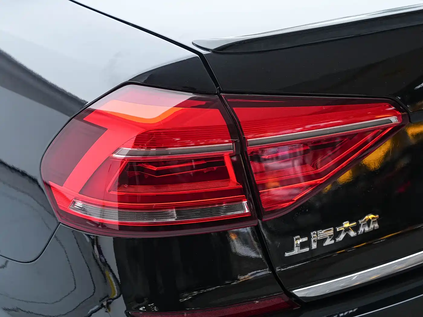 Volkswagen Passat 2016 330TSI DSG Executive Edition фото 22