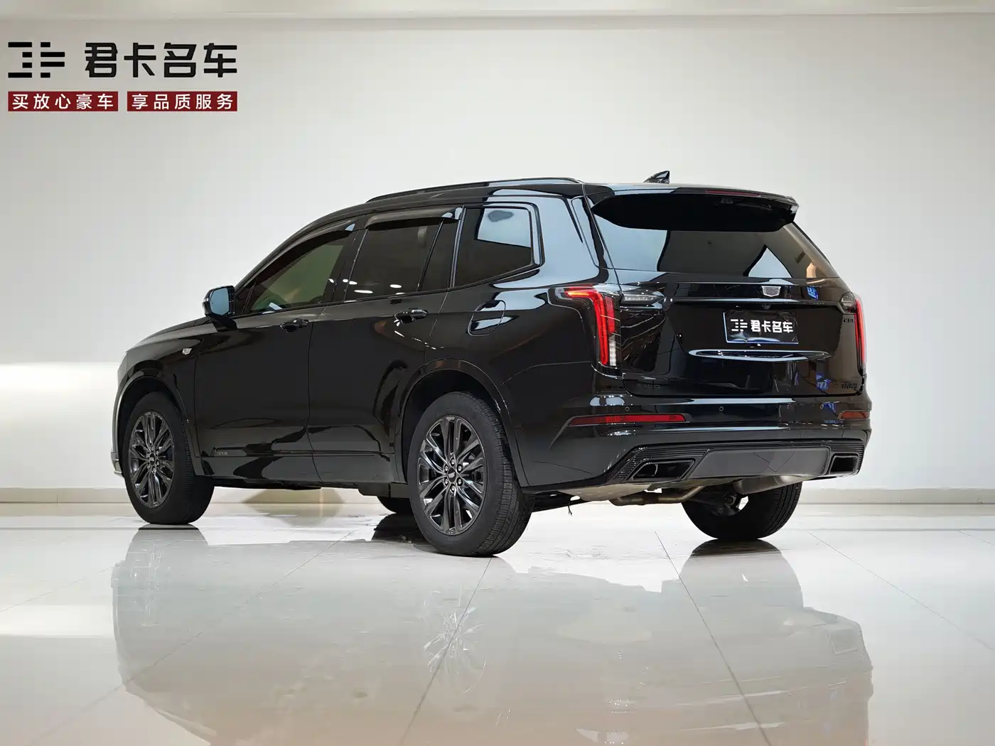 CADILLAC XT6