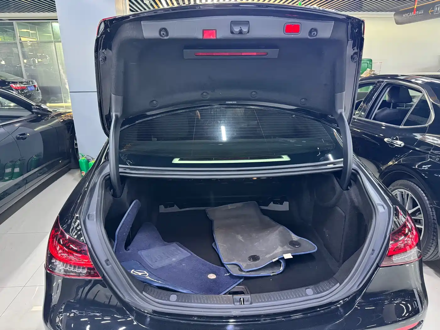 Mercedes-Benz E-Class 2022 E 300 L Fashion фото 18