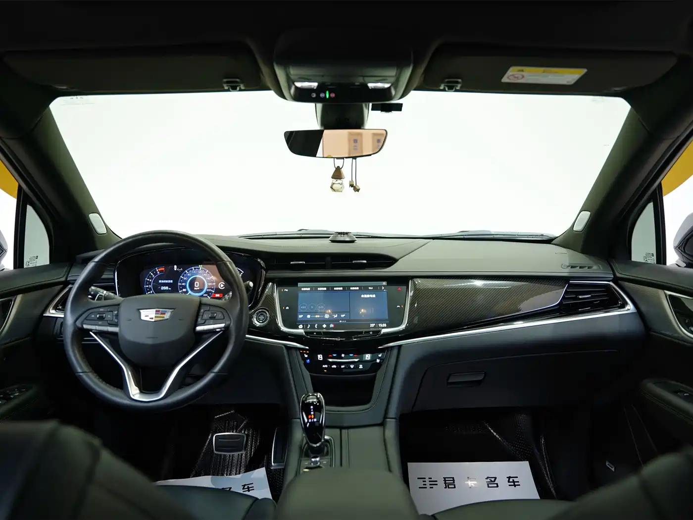 CADILLAC XT6