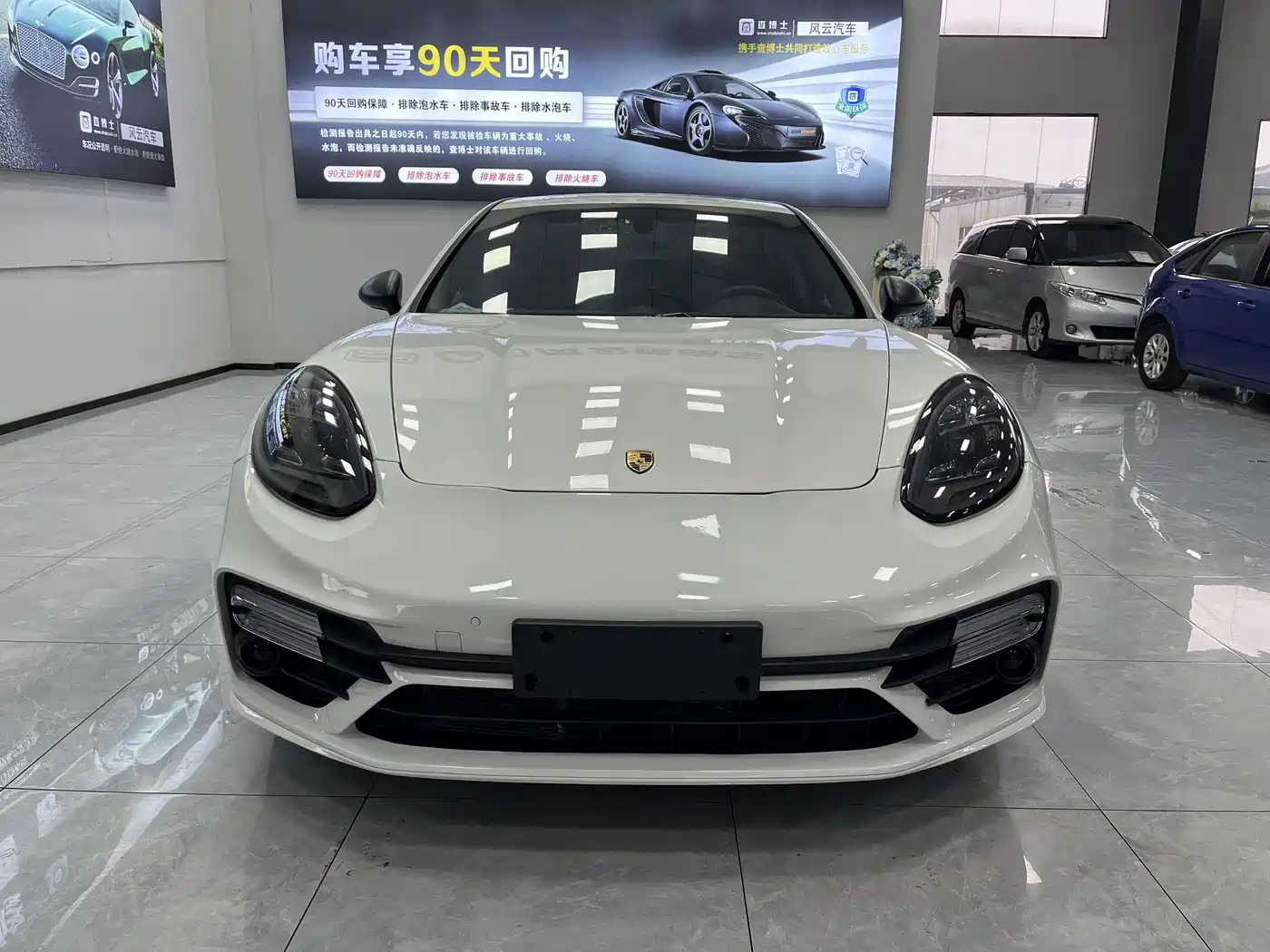 Porsche Panamera 2010 Panamera 3.6L фото 2