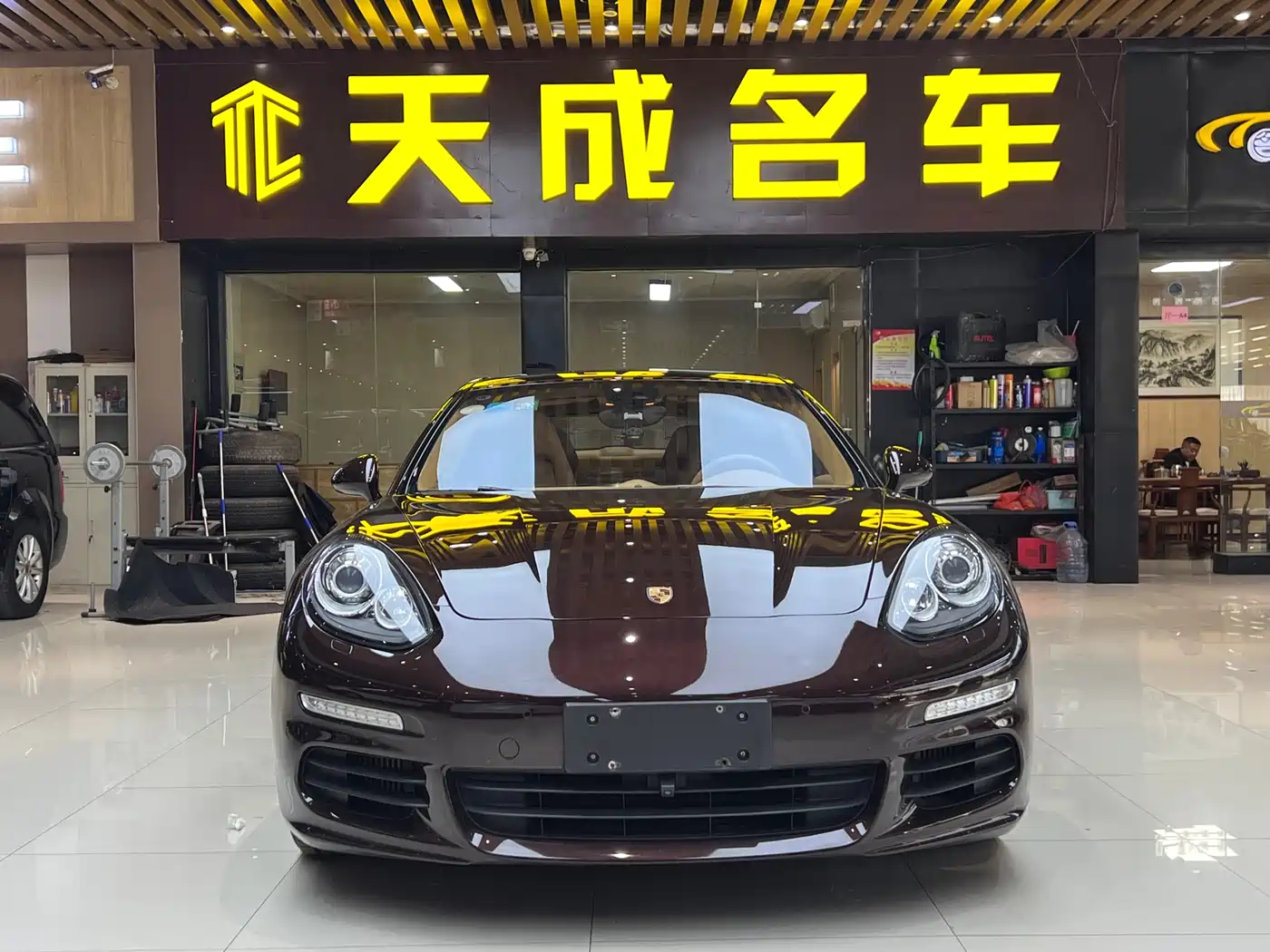 Porsche Panamera 2014 Panamera 3.0T фото 2
