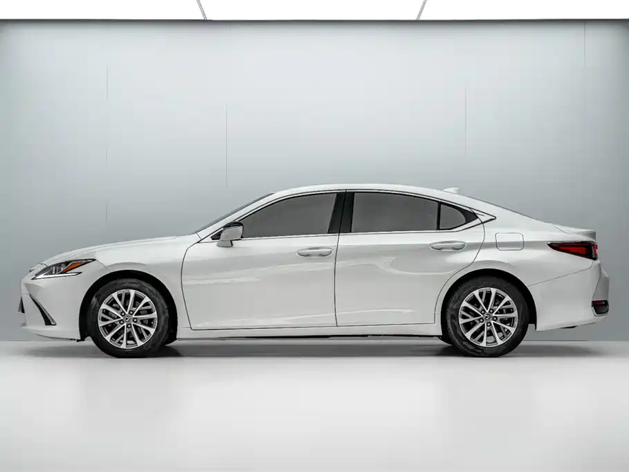 Lexus ES 2023 200 Excellence Edition фото 4