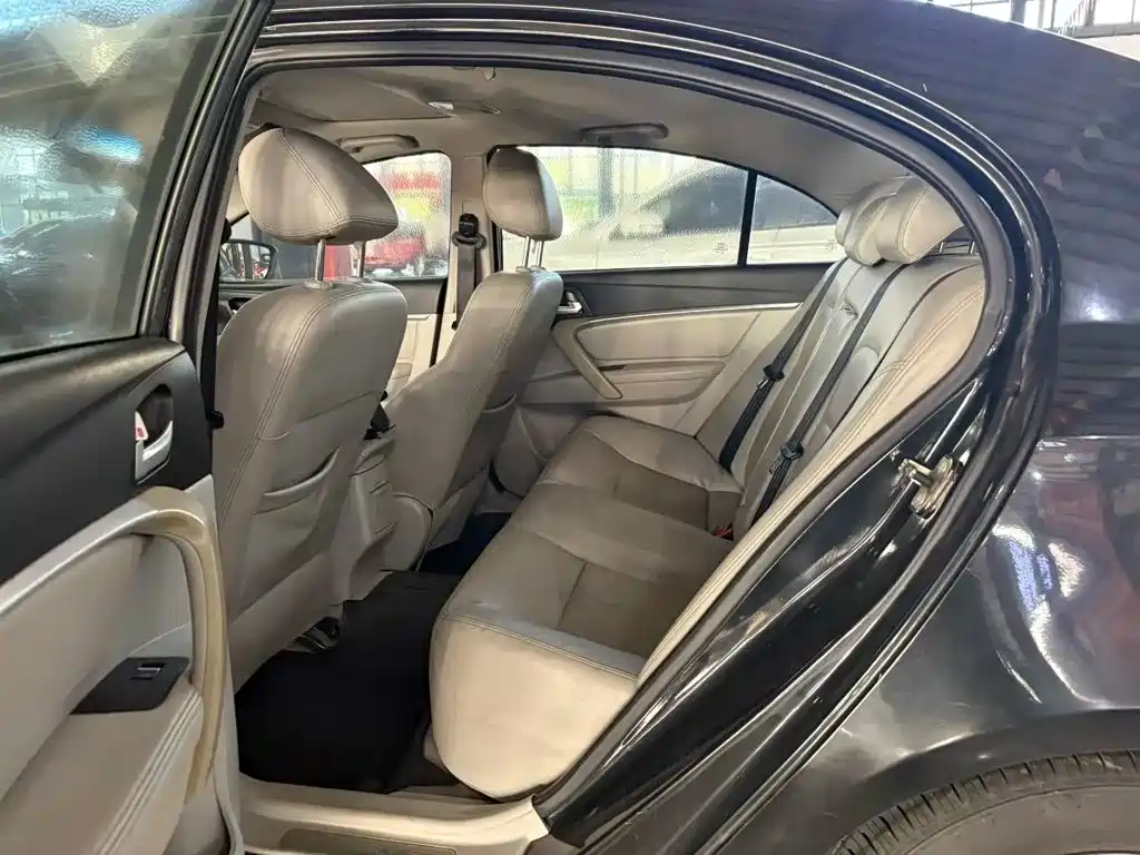 Photo 5 - Geely Emgrand