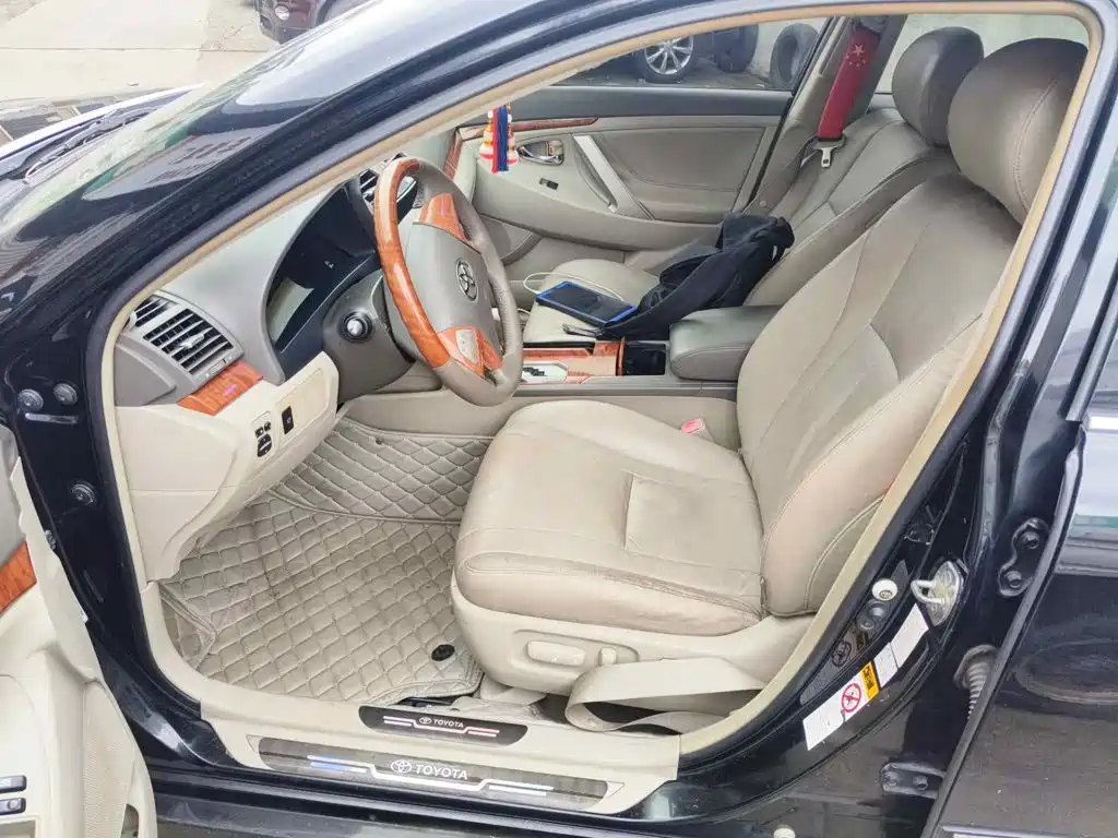 Photo 8 - Toyota Camry