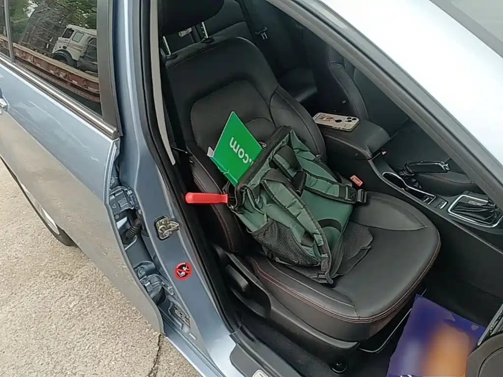 Фото 25 - Geely Emgrand