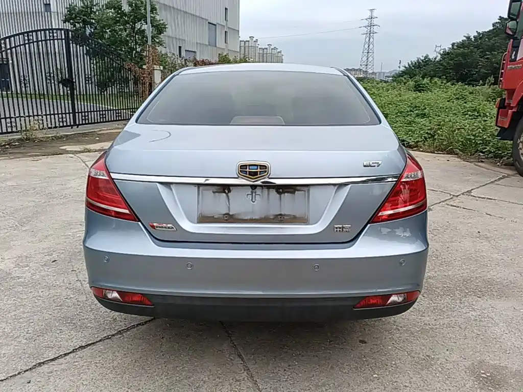 Фото 6 - Geely Emgrand