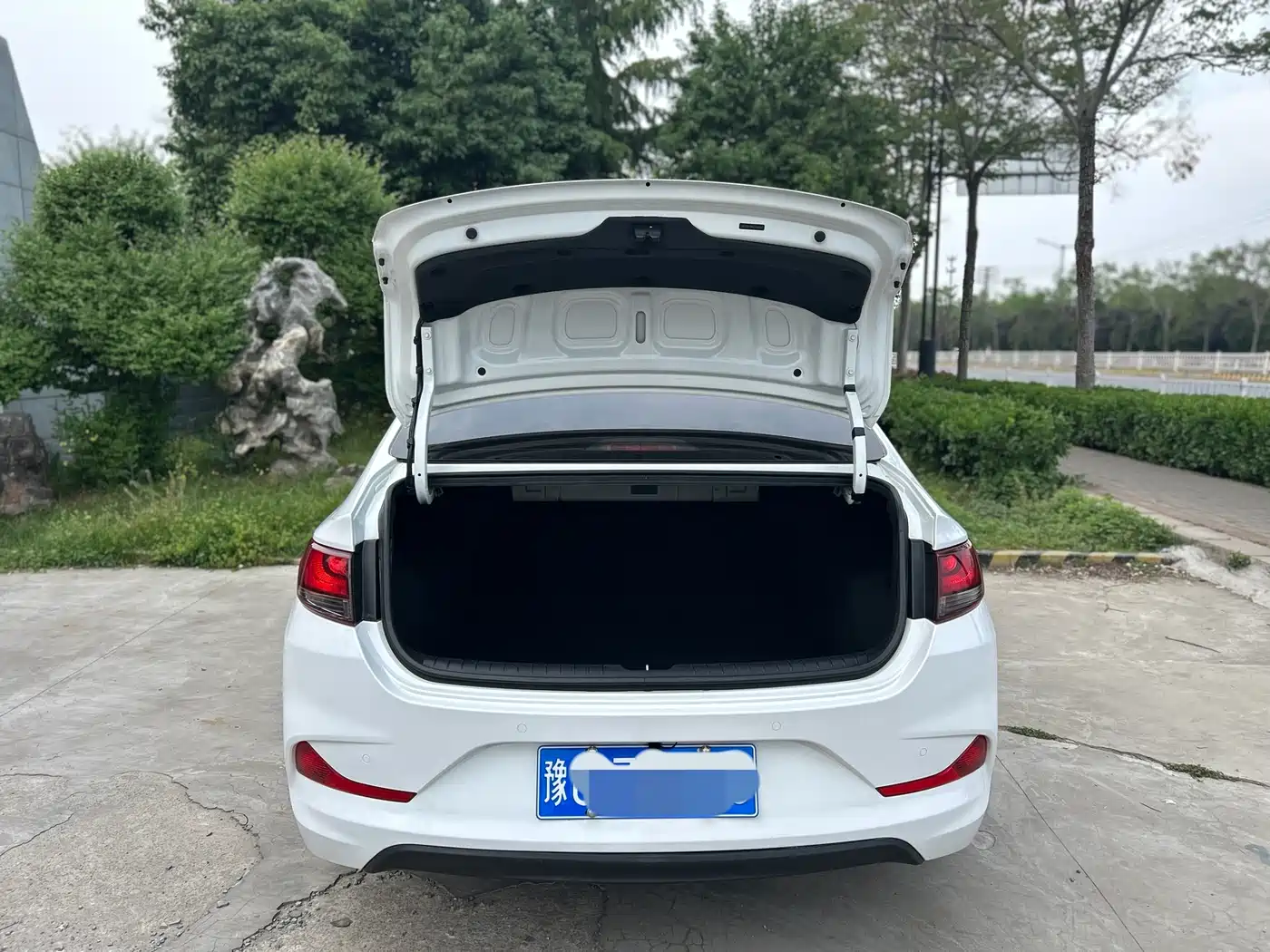 Hyundai Elantra 2018 1.6L Automatic Pleasing Edition GL China VI фото 17