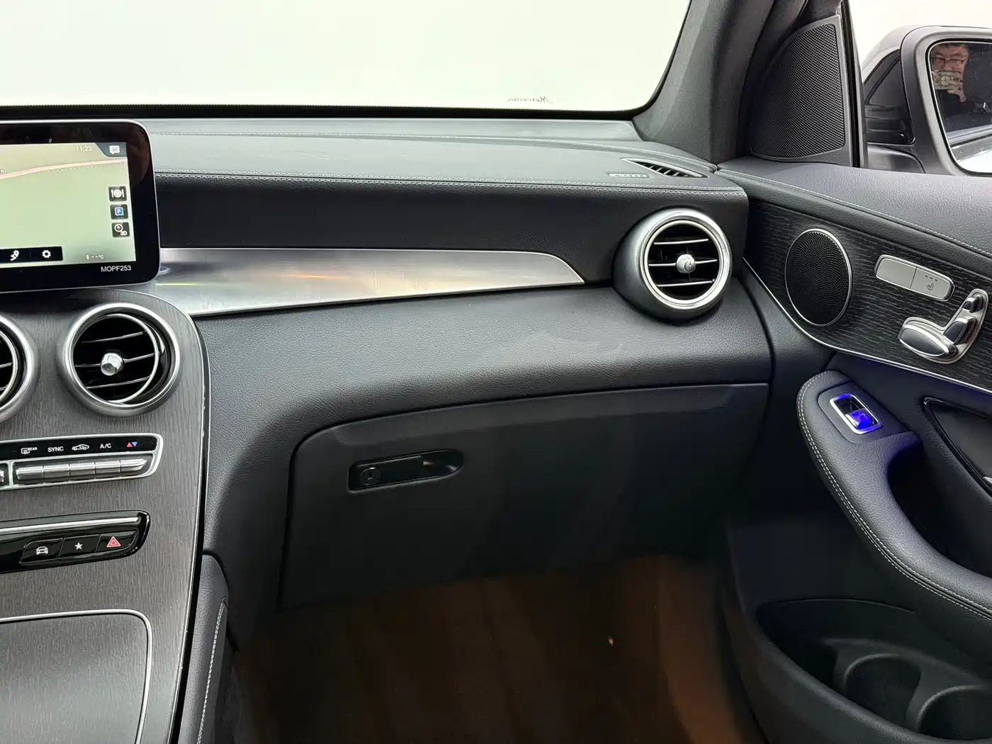 Mercedes-Benz GLC Coupe 2021 GLC 300 4MATIC Coupe SUV фото 25
