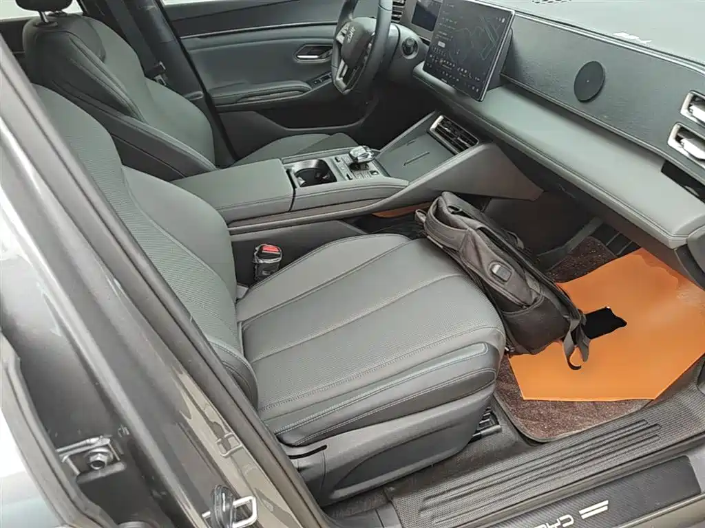 BYD Qin L 2025 DM-i Smart Drive Edition 80KM Leading фото 25